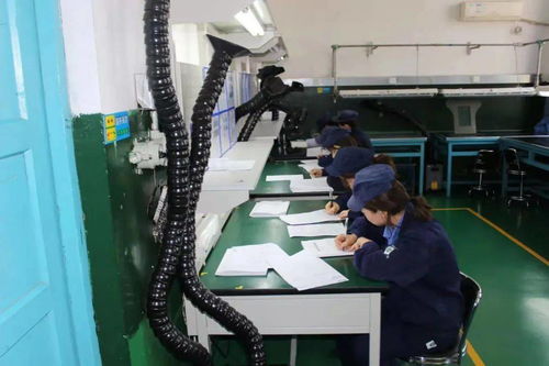 開(kāi)工啦 特能集團(tuán)慶華公司領(lǐng)導(dǎo)深入一線慰問(wèn)機(jī)械加工員工